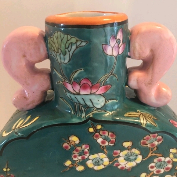 Beautiful Oriental Vase Numbered - Picture 5 of 11